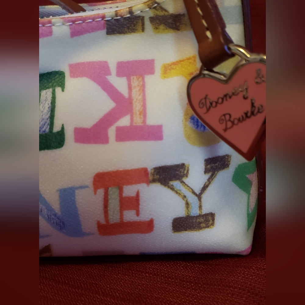 Dooney & Bourke 👛 Multicolor Women's Wristlet NWOT - Picture 8 of 13